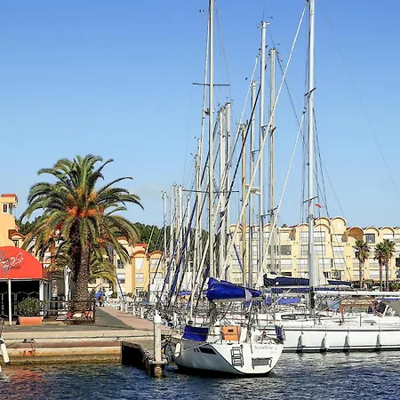 1 Bedroom Awesome In Saint-laurent-de-la-ca Casa vacanze